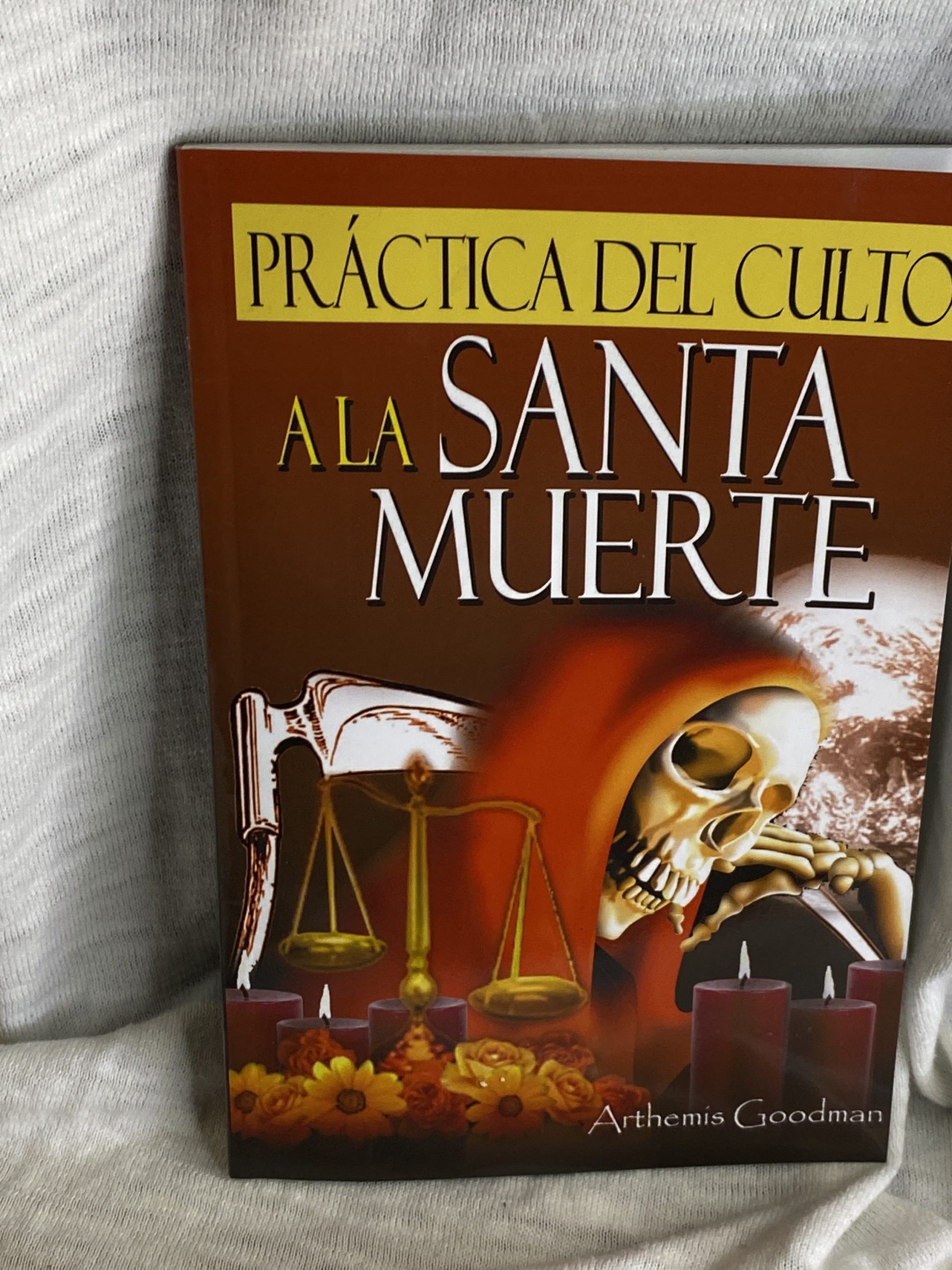 Libro práctica del oculto Ala Santa Muerte